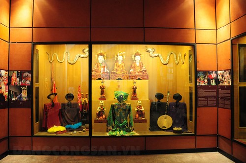 Museums - non-school education centers for cultural and historical values  - ảnh 1